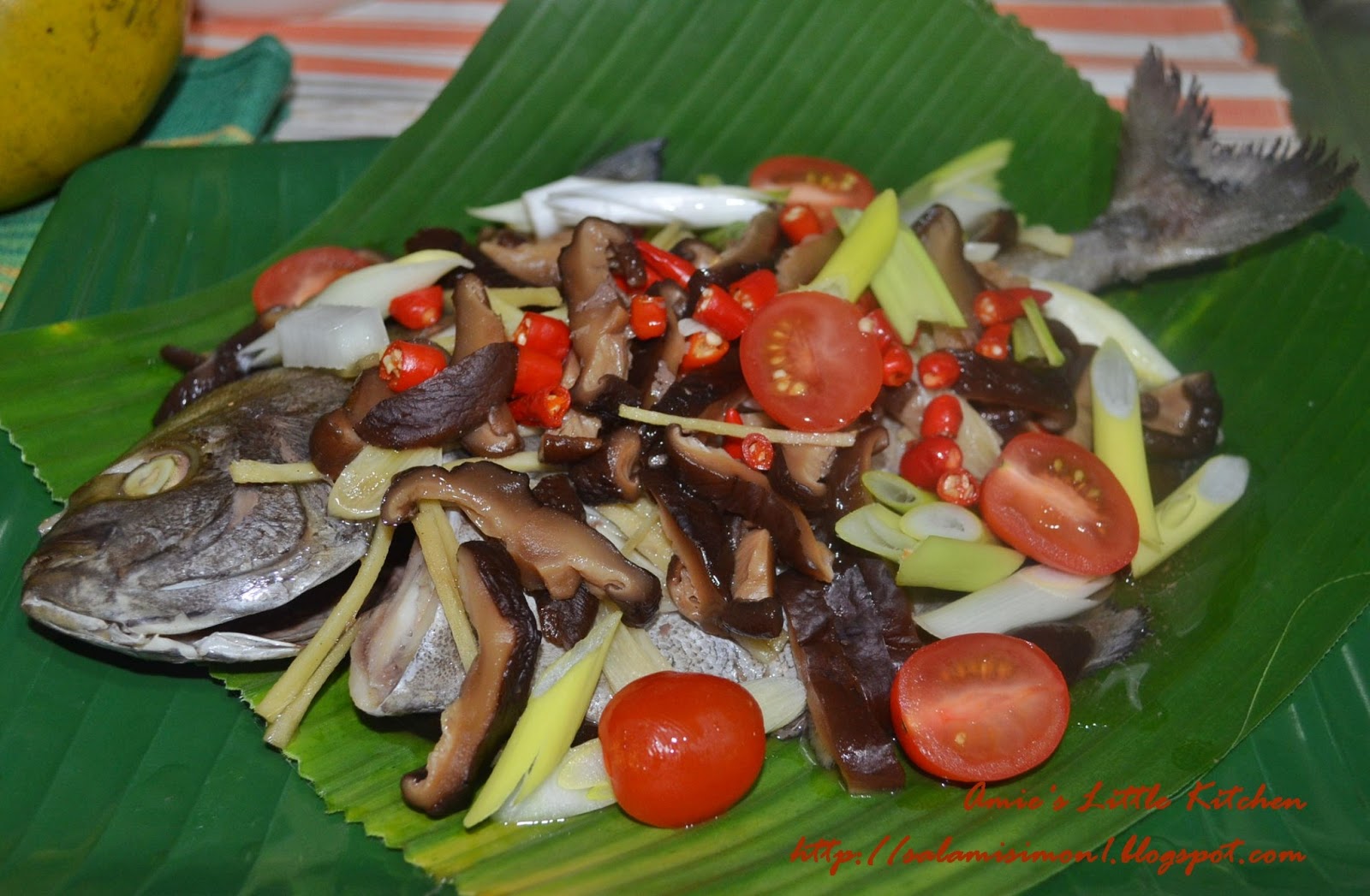 AMIE'S LITTLE KITCHEN: Ikan Bawal Kukus Cendawan