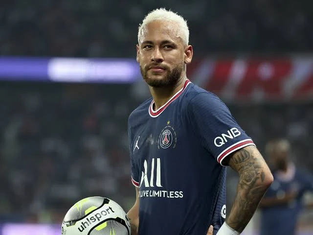 “It’s like with my girlfriend” – Neymar makes interesting claim on tensions with PSG chief Luis Campos