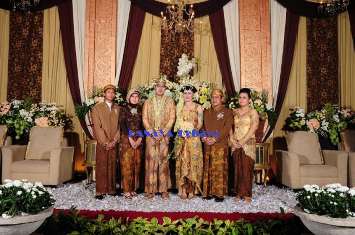 KANAYA Kebaya: WEDDING Ninien & Faizal