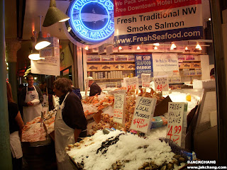 西雅圖Pike Place Market派克市場：好吃、好玩、又好拍，絕對讓你流連忘返！