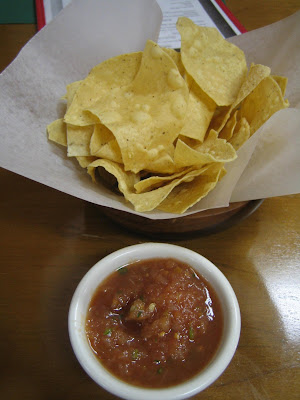 Mi Cocina, Mi Pais - chips & salsa