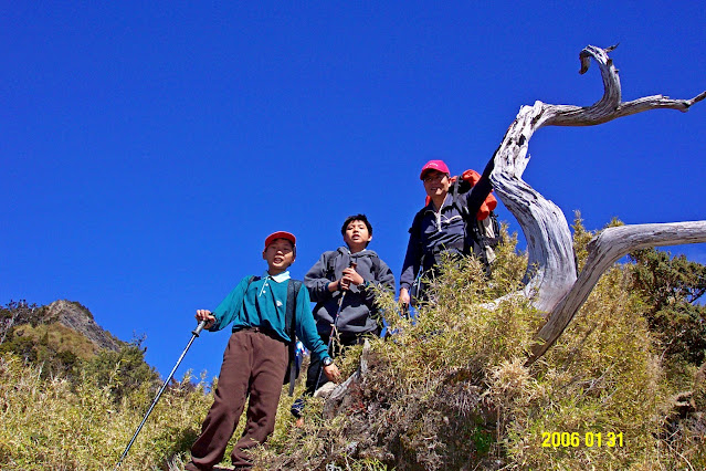 關山嶺山下山途中