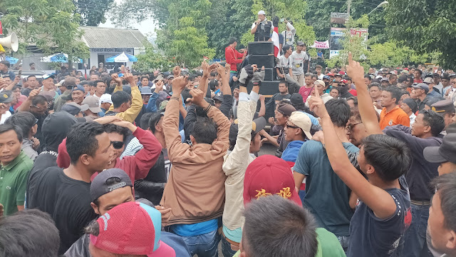 Pilkades di Banjarnegara Batal Ditunda, Calon Kades Tancap Gas Pasang Baliho dan Kampanye