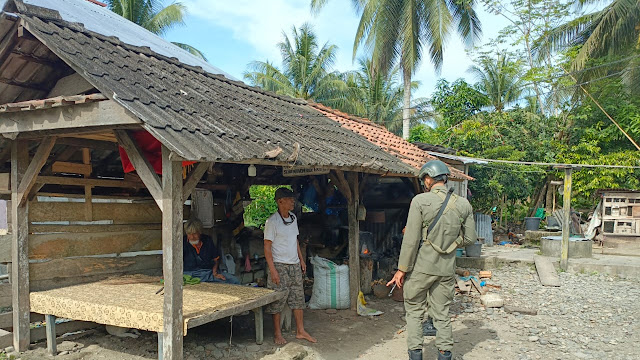 Satgas Madago Raya Sambangi Warga, Sampaikan Pesan Kamtibmas dan Cegah Paham Radikal