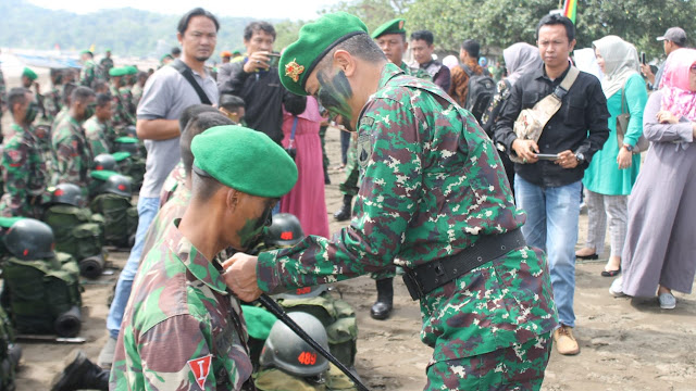 Siswa Dikjur Taif Abit Dikmata Gelombang I Tahun 2018 Resmi Menyandang Brevet Infanteri