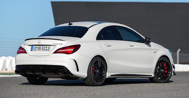 メルセデスベンツ AMG CLA45　マイナーモデルチェンジ　2017