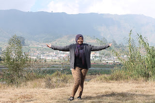 Yuli,Rien,Widya,Wisata Dieng Wonosobo, Telaga Warna, Candi Arjuna