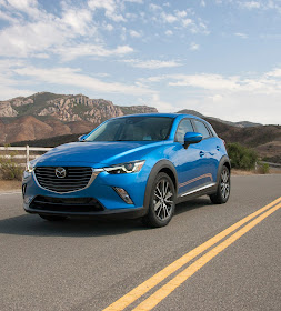 Front 3/4 view of 2017 Mazda CX-3 Grand Touring FWD