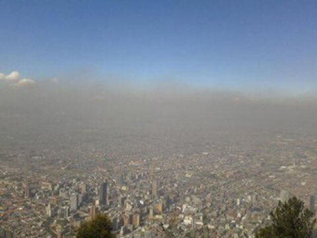 Capa de Smog en Bogotá DC, Colombia.