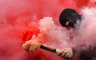 Santai Saja: Cara membuat Smoke Bomb