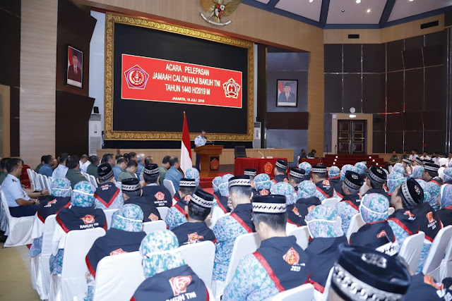 Aspers Panglima TNI Melepas Keberangkatan 294 Jamaah Calon Haji