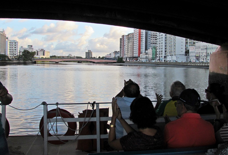 Passeio de barco Recife e suas pontes