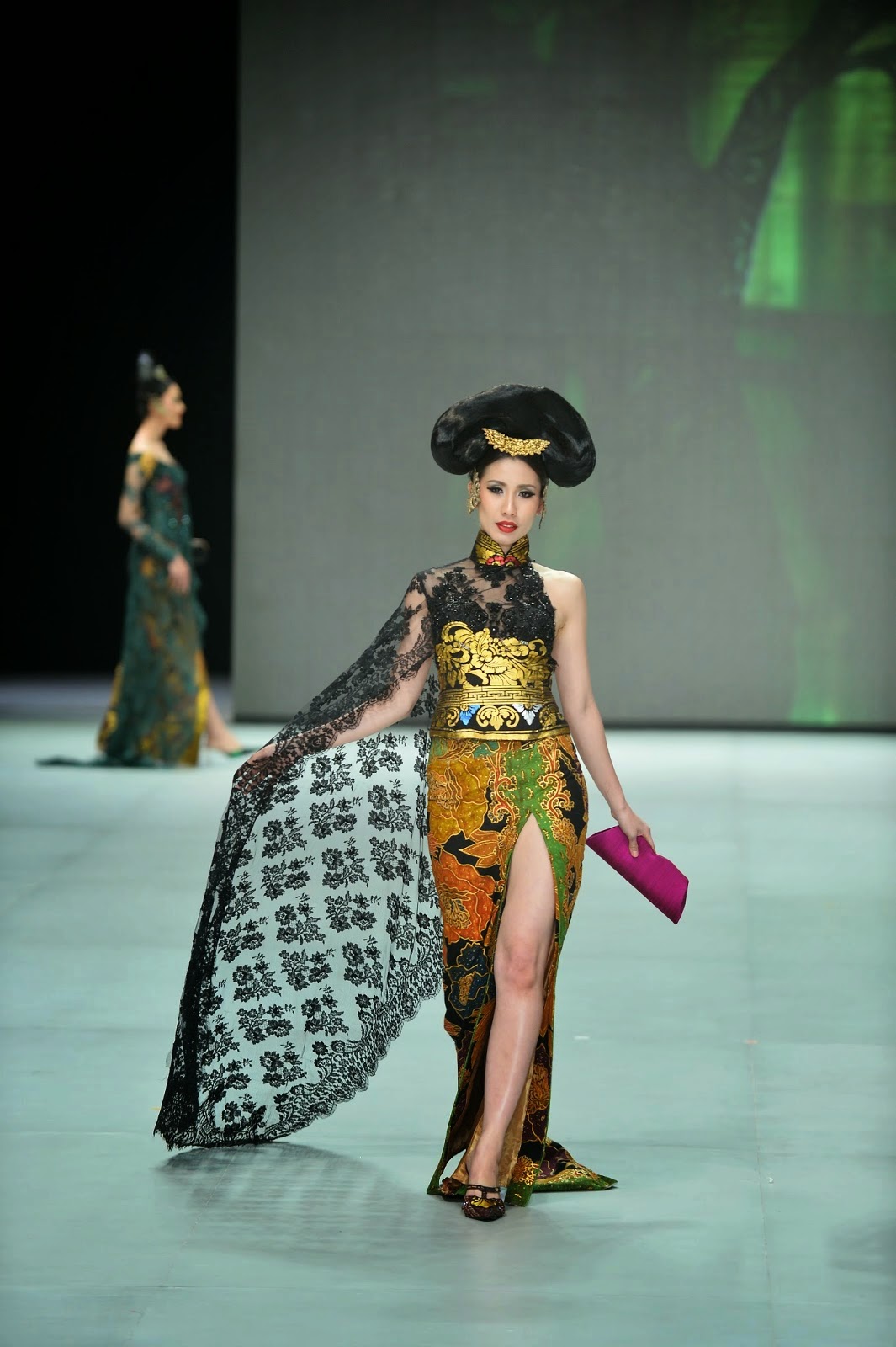 Indonesia Fashion Week 2014 : Legong Srimpi Collection By 