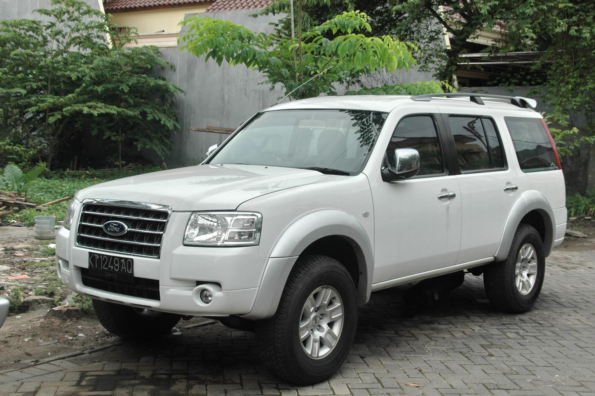 automoda FORD EVEREST 2008 PUTIH 4X4