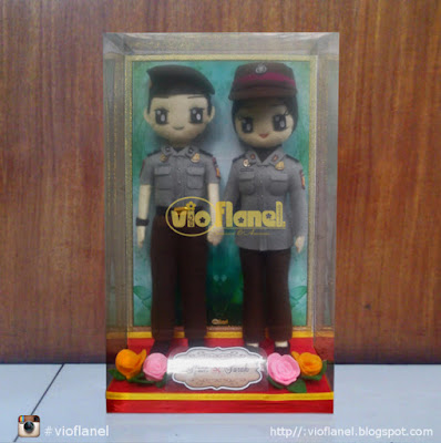 Boneka Flanel Pasangan Polisi dan Polwan