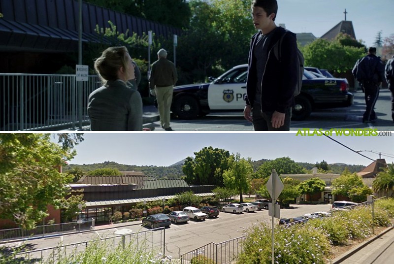 Clay and his mom in the police office headquarters episode