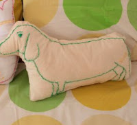 http://www.lasmanualidades.com/2008/08/30/dulces-almohadones-con-forma-de-animalitos