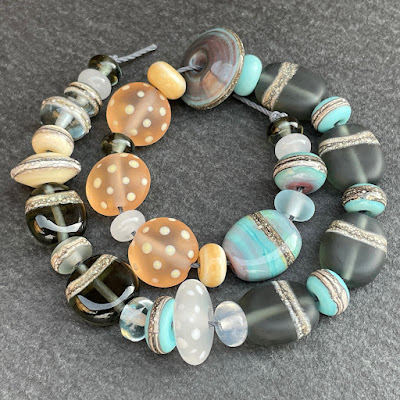 Handmade lampwork glasss beads by Laura Sparling