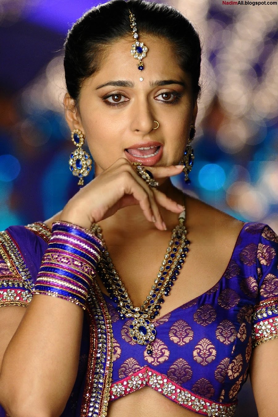 anushka-shetty-hot-2012