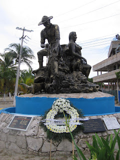 Statue of the Fishermen on Isla Mujeres