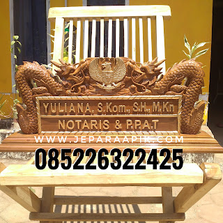 papan nama ukiran
