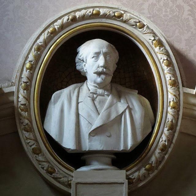 Busto di Enrico Pollastrini, Palazzo Comunale, Livorno