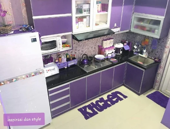 dapur minimalis bertema ungu