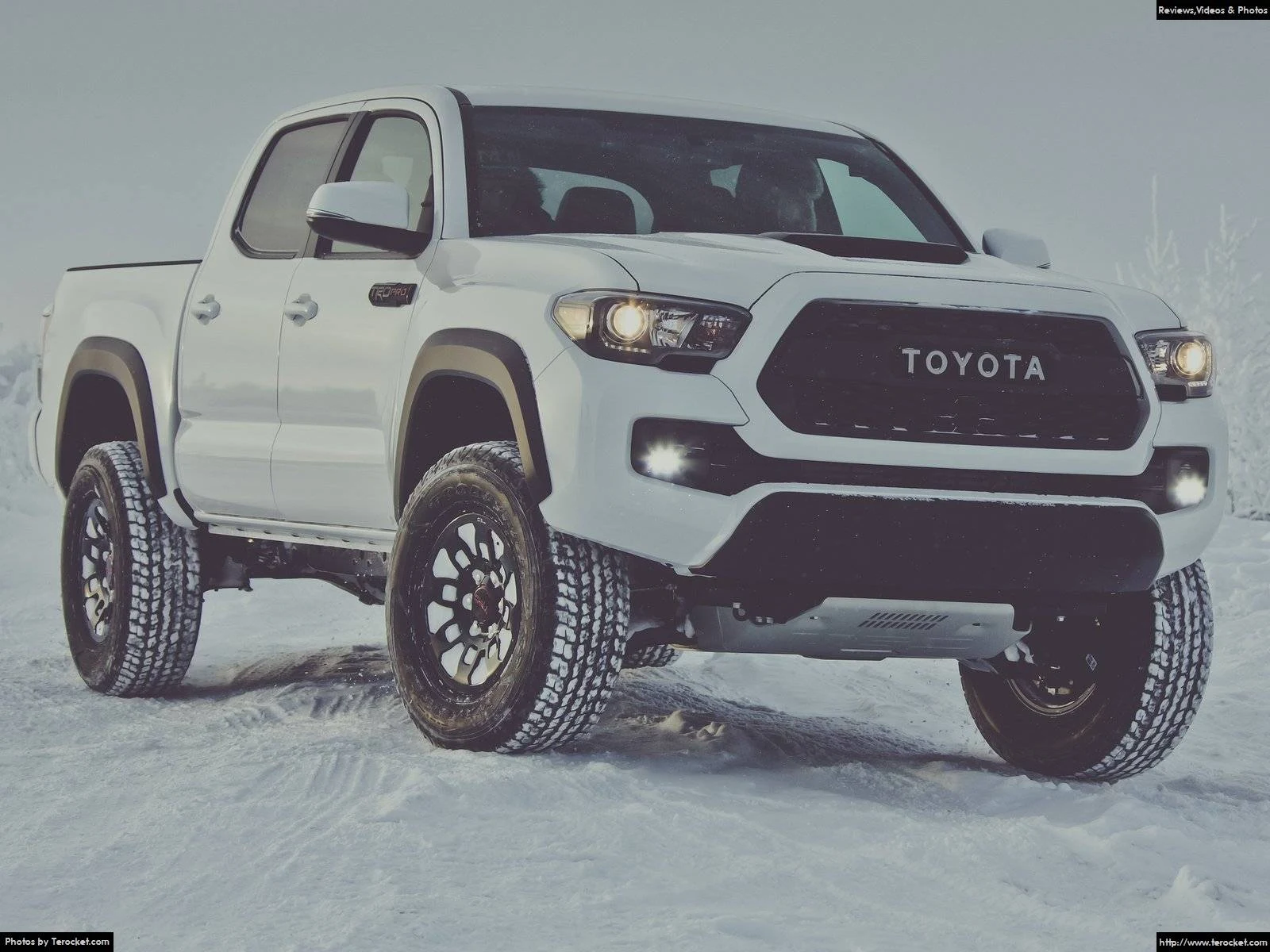 Hình ảnh xe ô tô Toyota Tacoma TRD Pro 2017 & nội ngoại thất