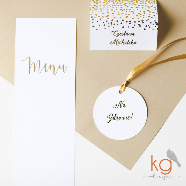 gold foil, silver foil, błyszczący, brokat, metaliczny, glamour, dodatki ślubne, hand made, złoty, srebrny, biały, eleganckie, menu, wizytówki, księga gości, numery stołów, glitter, dodatki ślubne gold foil, zaporszenia slubne gold foil, KG DESIGN, Bochnia, Kraków, Warszawa, Wrocław, Łódź, Katowice, Gdańsk, winietki, zawieszki na alkohol, plany stołów, podziękowanie dla rodziców, serduszka do wbicia w słodkiego muffina, menu, karty drinków, księga gości, tabliczki do słodkich bufetów, ozdobne karteczki na stoły, nr stołów. Silverfoil, Goldfoil, złocone zaproszenia, złocone dodatki, srebrne, złote, metaliczne, brokatowe, zproszenia i dodatki z brokatem, papier brokatowy, wyjątkowe zaproszenia slubne, oryginalne zaproszenia slubne, nietypowe, ręcznie robione, artystyczne, kaligraficzne, kaligrafia, papeteria slubna, poligrafia slubne, zaporszenia slubne Kraków, gold, sliver, zlote, srebrne, eleganckie, wyjątkowe, glamour, styl gypsy, 