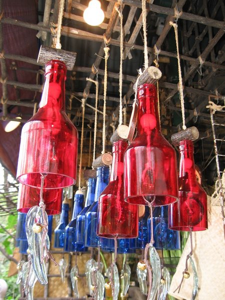 saw these colorful glass wind chimes from the souvenir shop inside the La 