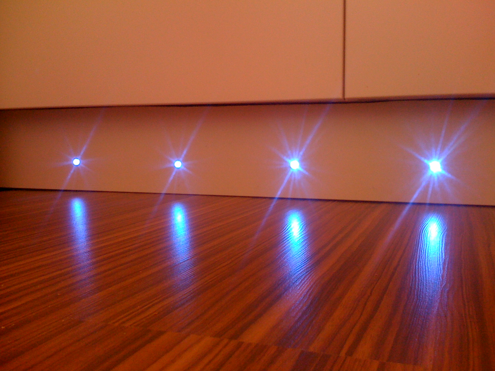 Cheap plinth lights