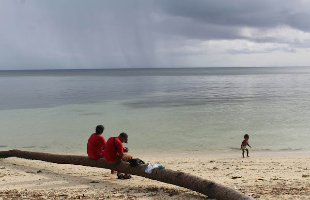 8 Hal yang kamu bisa lakukan agar terlihat berbeda dari kebanyakan Wisatawan di Pulau Biak, Papua