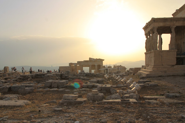 Ateenan upein nähtävyys on Acropolis - Parisuhdematkalla Kreikassa