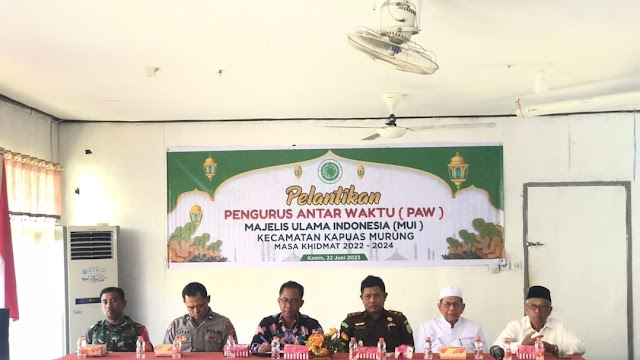 Personil Polsek Kapuas Murung Monitoring Pengukuhan Pengurus PAW Ketua MUI Kecamatan Kapuas Murung