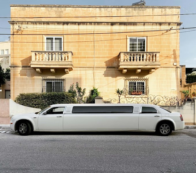 Know How to Hire Limousine for Your Next Event the Right Way