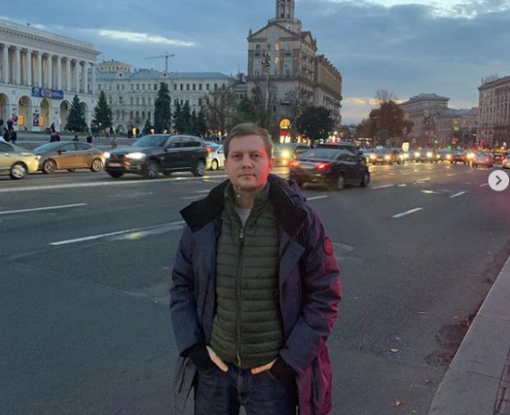 "СБУ, подобається?": кремлівський пропагандист розгулює Хрещатиком і козиряє в компанії нардепа
