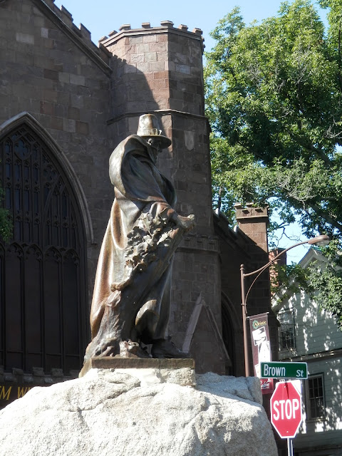 Roger Concant statue salem