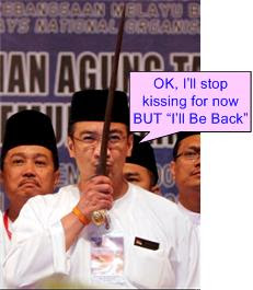 Hishammuddin Keris-Man Apologize