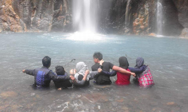 Lokasi Air Terjun Dua Warna