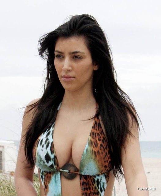 Top 10 Kim Kardashian Bikini Pictures HD Gallery