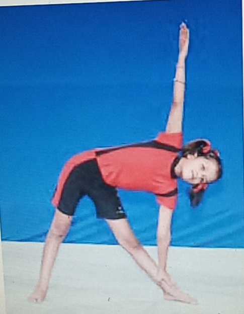 Trikonasana.