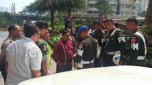 Pelantikan Jokowi, Polisi Amankan Mobil B 1 RI Berisi Parang