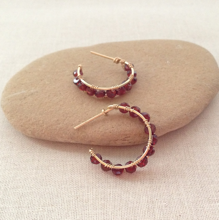 How to Make a Wire-Wrapped Hoop: Free Tutorial!