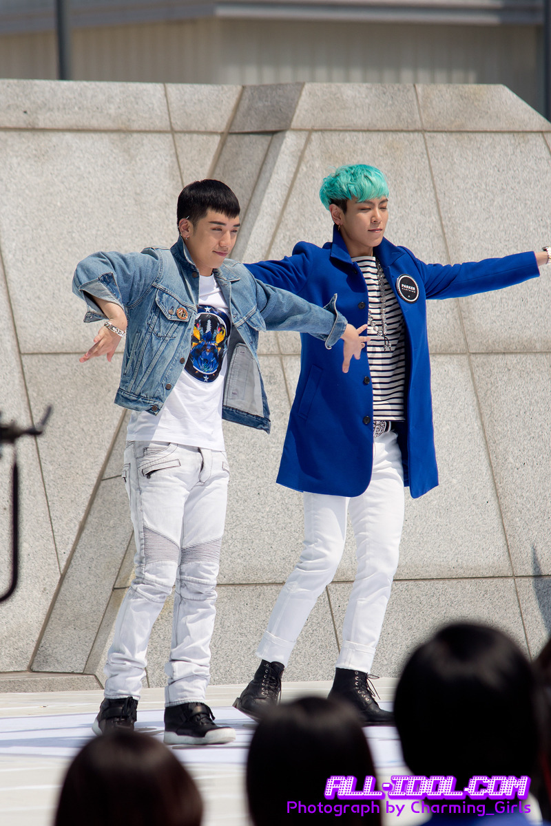 Big Bang at Gwanghamun