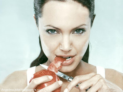 angelina jolie with yummy apple