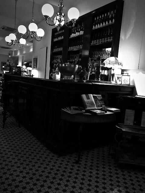Brasserie Gavroche, Tras Street