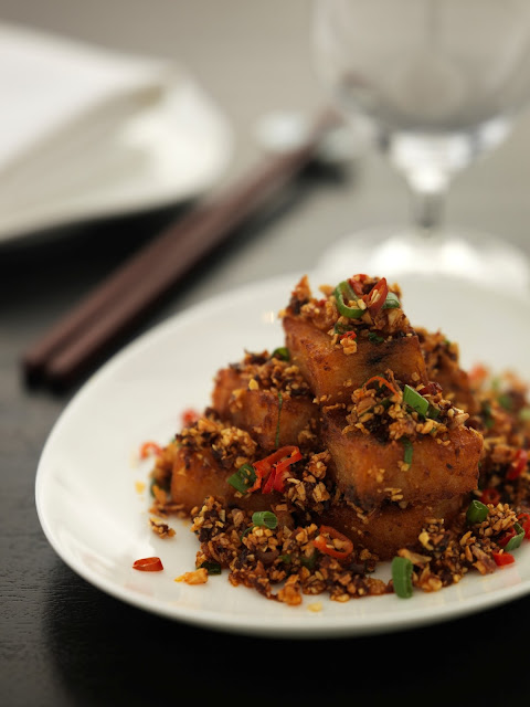 Fried turnip cake with vegetables