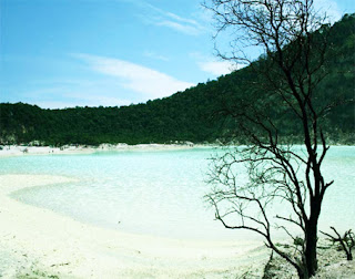 Tempat-Wisata-Kawah-Putih-Ciwidey-Bandung-Selatan-di-Jawa-Barat 