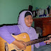 pengen bisa main gitar ^^