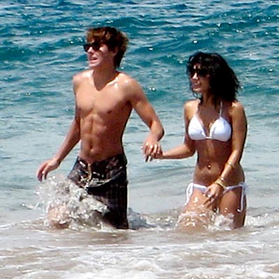 vanessa hudgens and zac efron kissing. vanessa hudgens and zac efron